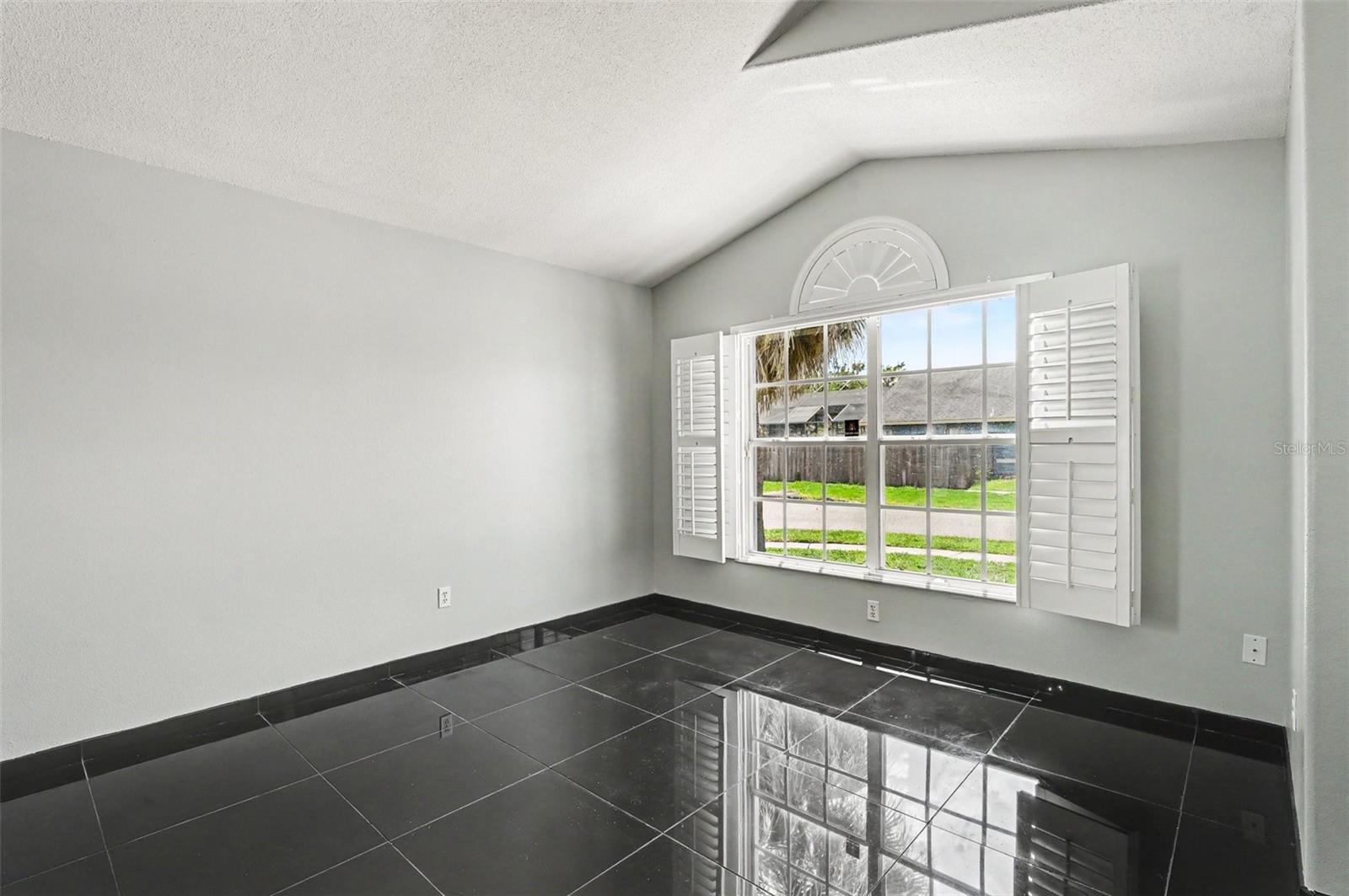 3342 Crystal Creek Blvd Property Photo 16