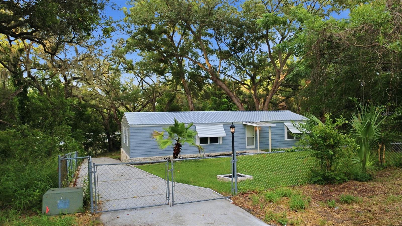 403 ACORN CIR