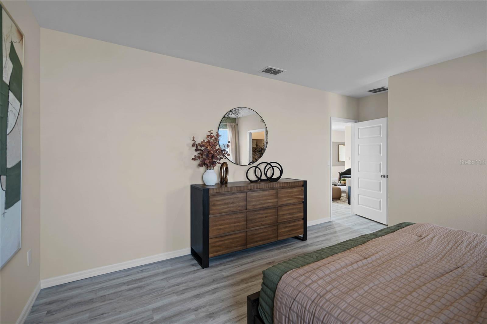 1738 Hummingbird Rd Property Photo 16