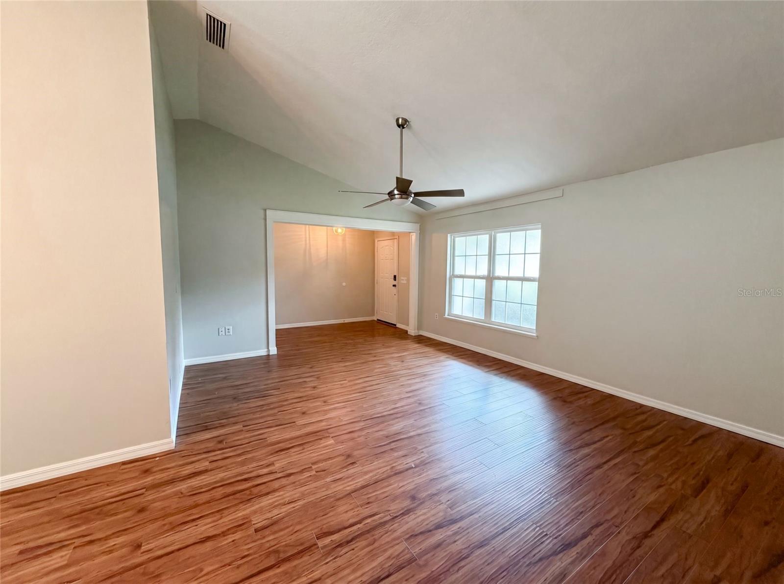 546 Penns Neck Dr Property Photo 3