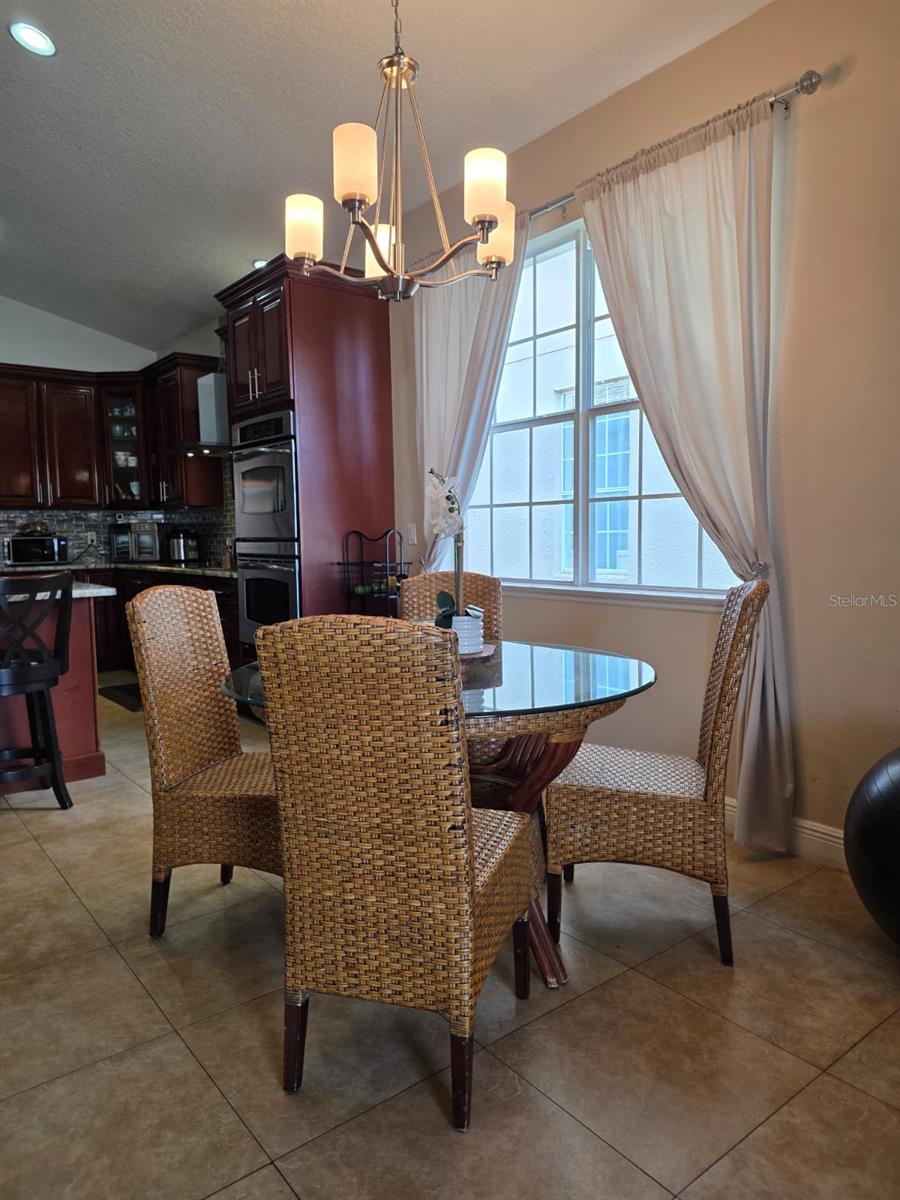 O6420375 Property Photo 13