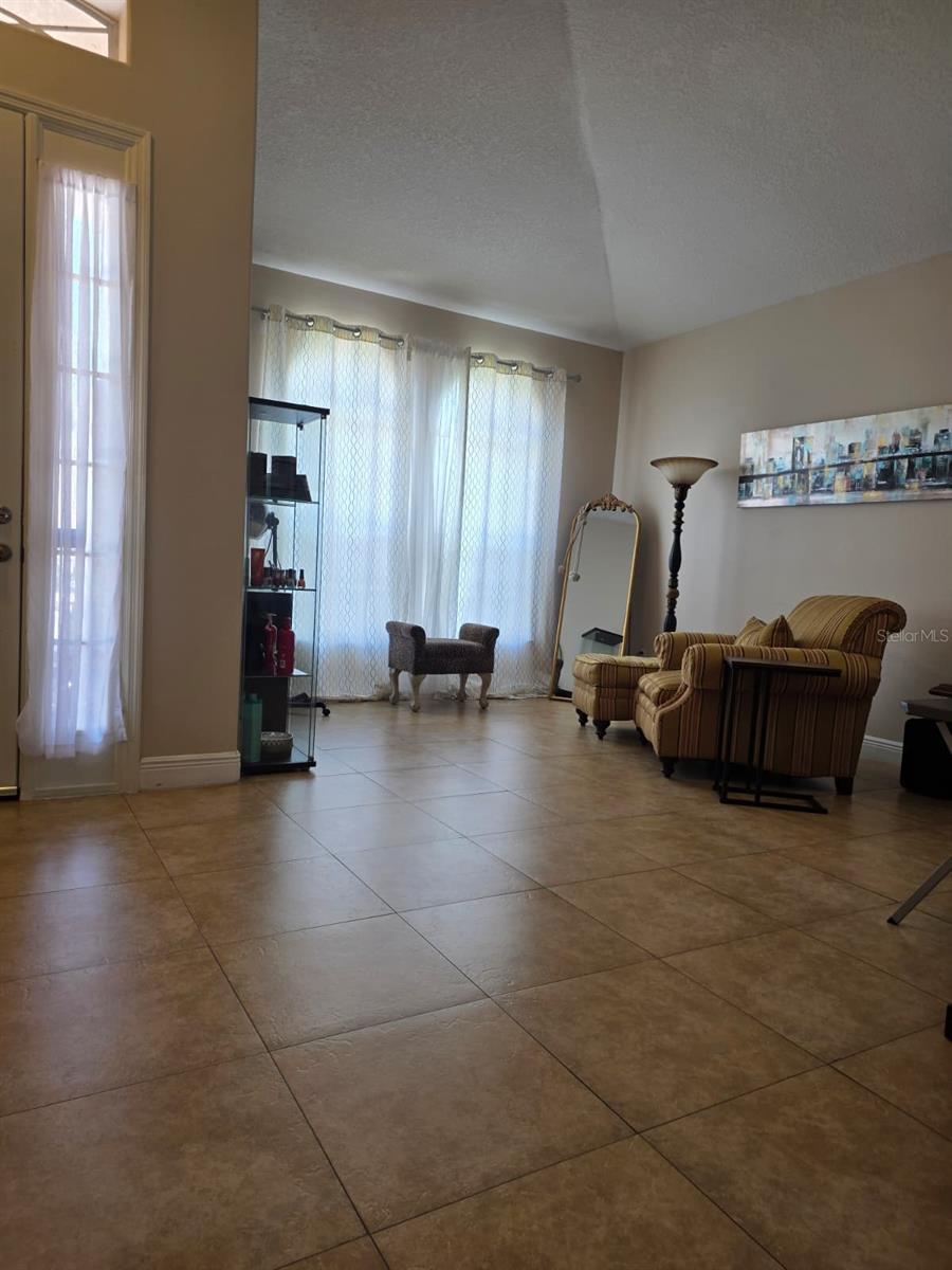O6420375 Property Photo 22