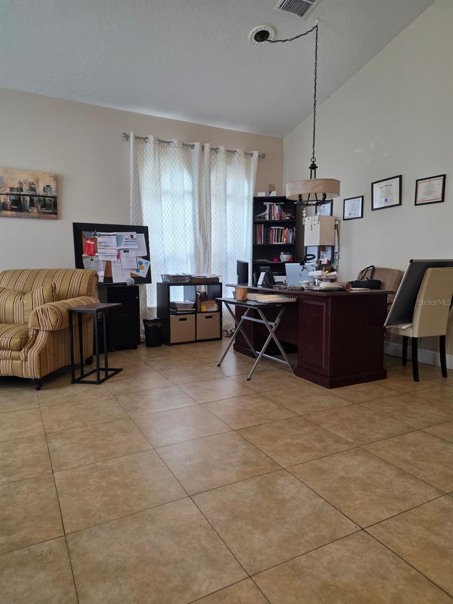 O6420375 Property Photo 23