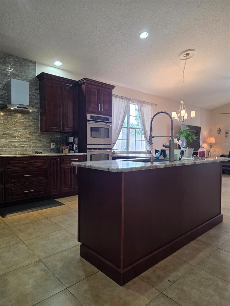 O6420375 Property Photo 27