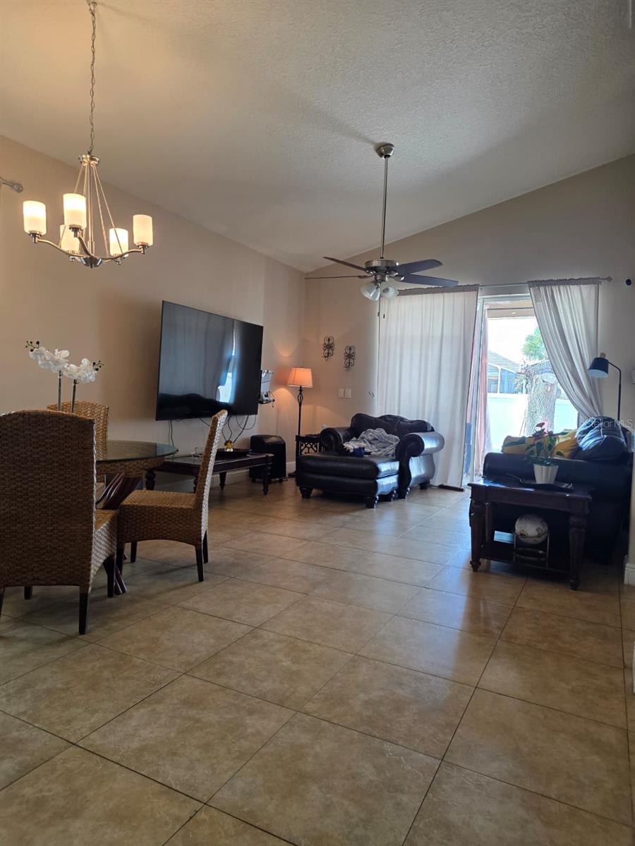 O6420375 Property Photo 31
