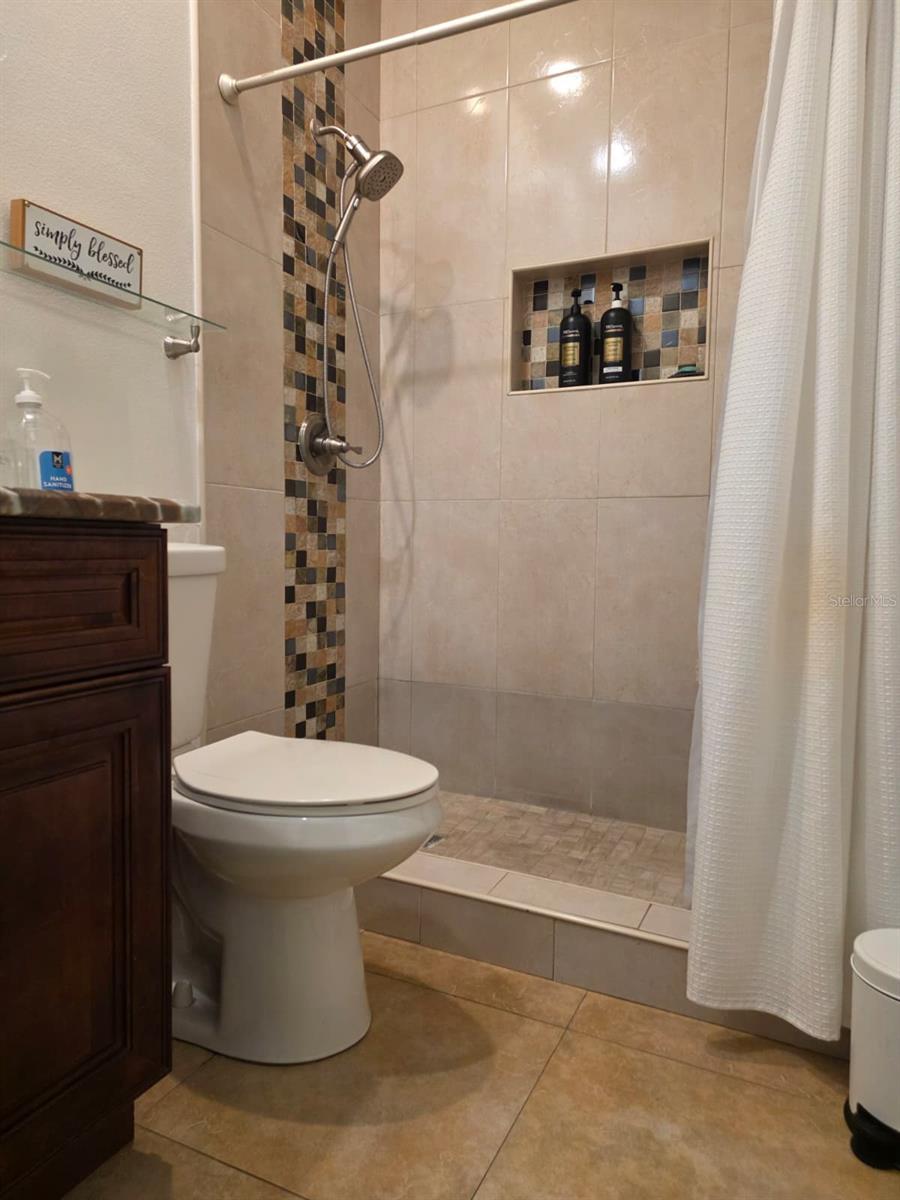 O6420375 Property Photo 32