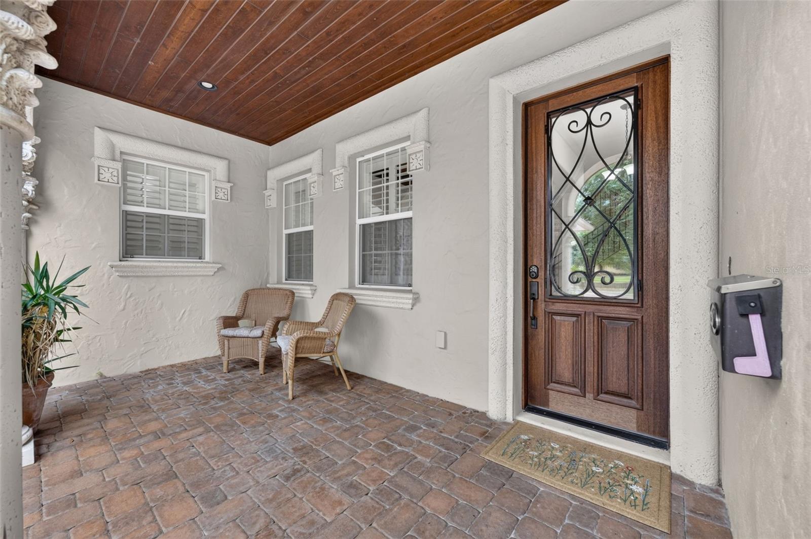 341 E Reading Way Property Photo 3