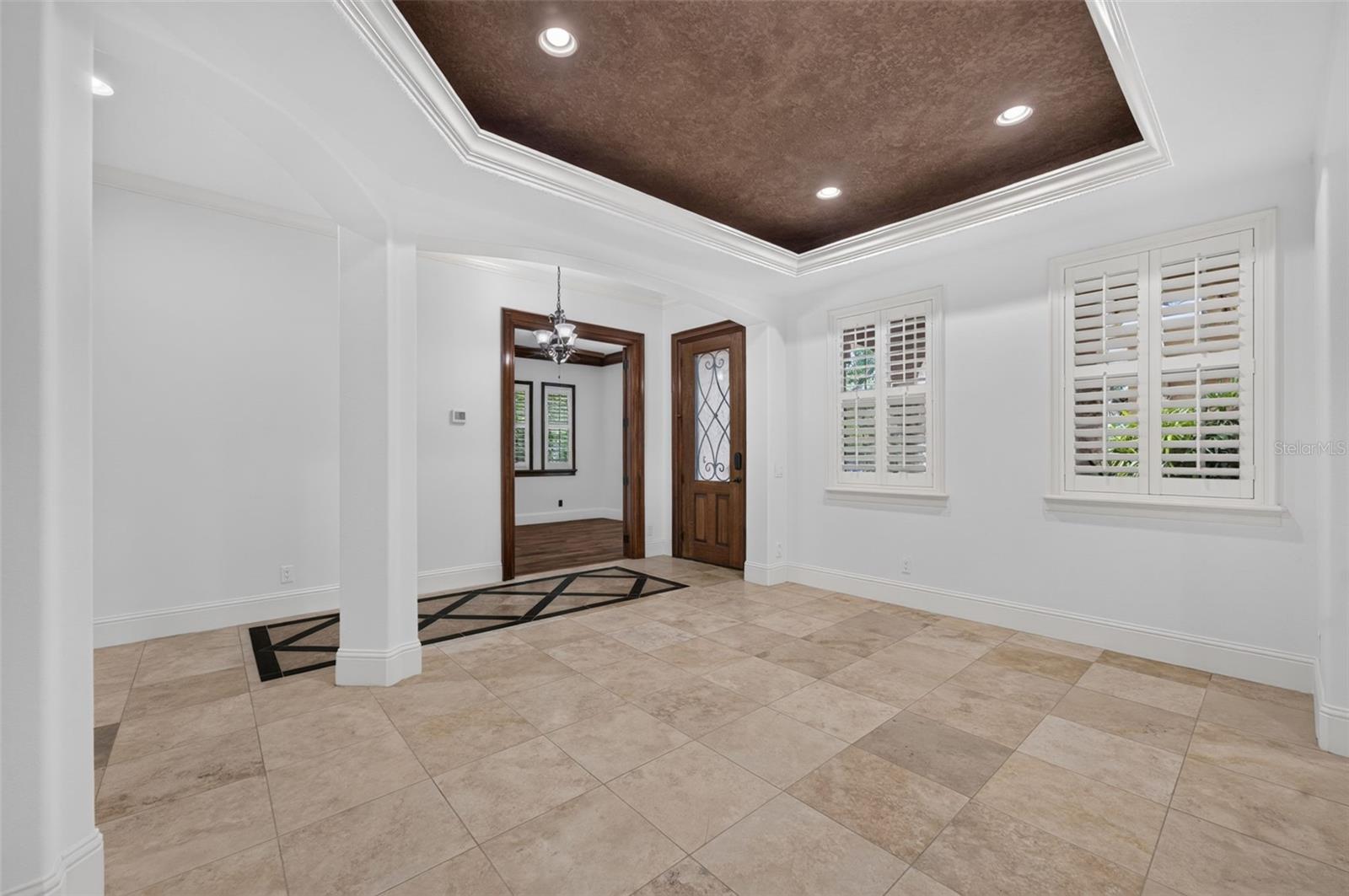 341 E Reading Way Property Photo 7