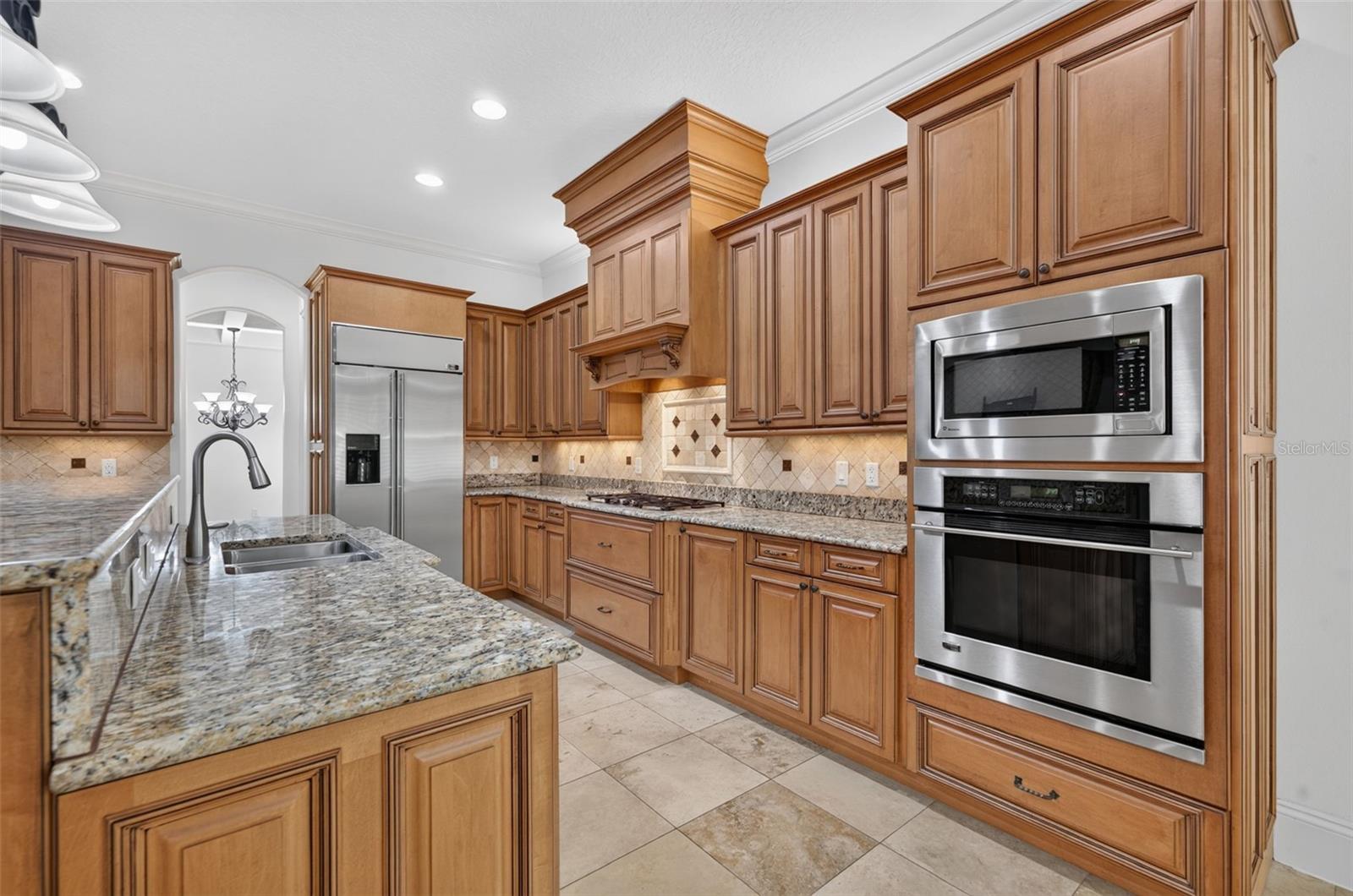 341 E Reading Way Property Photo 17