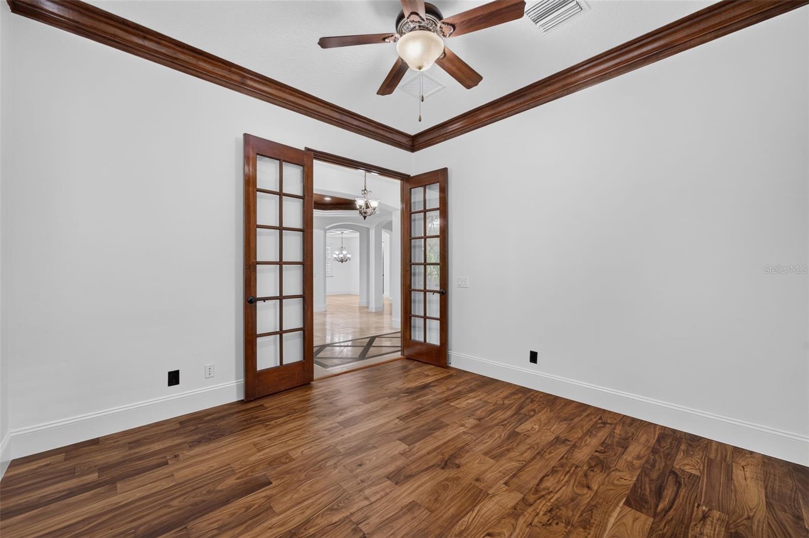 341 E Reading Way Property Photo 26