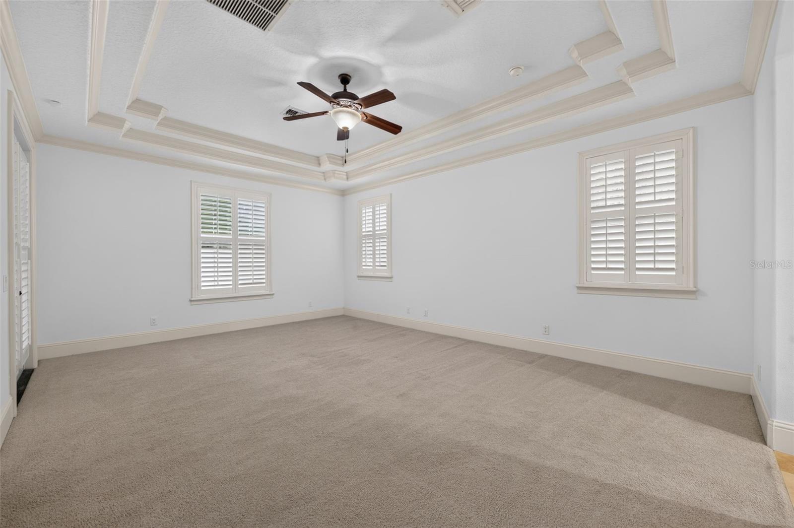 341 E Reading Way Property Photo 30