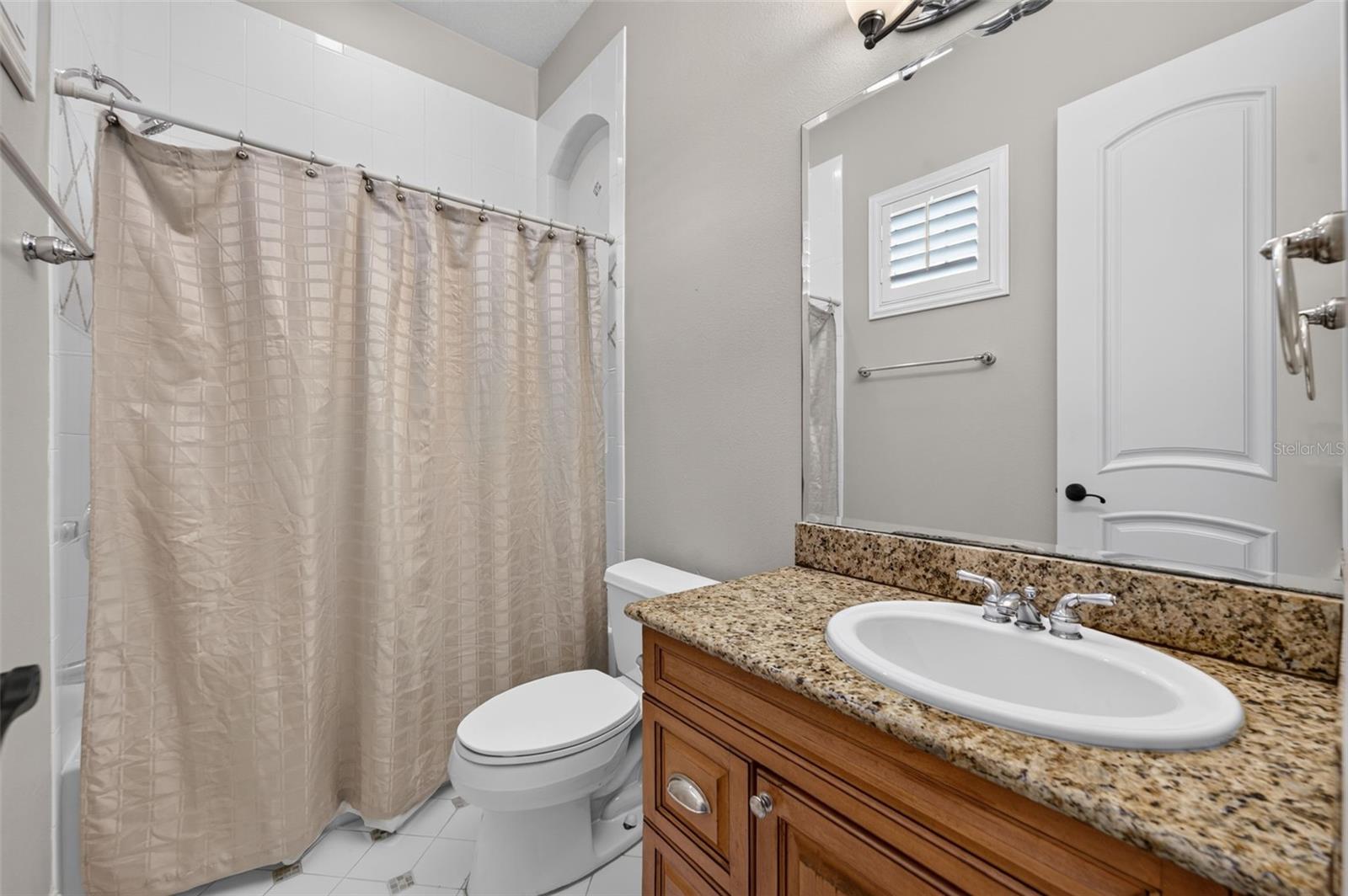 341 E Reading Way Property Photo 40