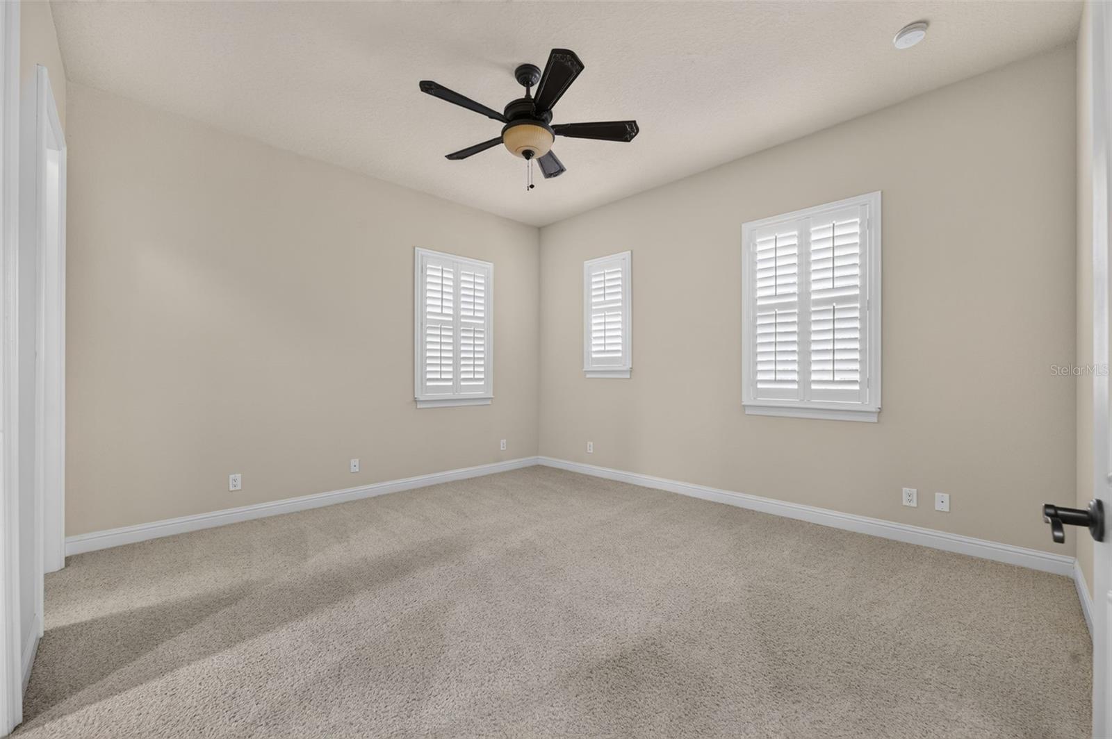 341 E Reading Way Property Photo 41