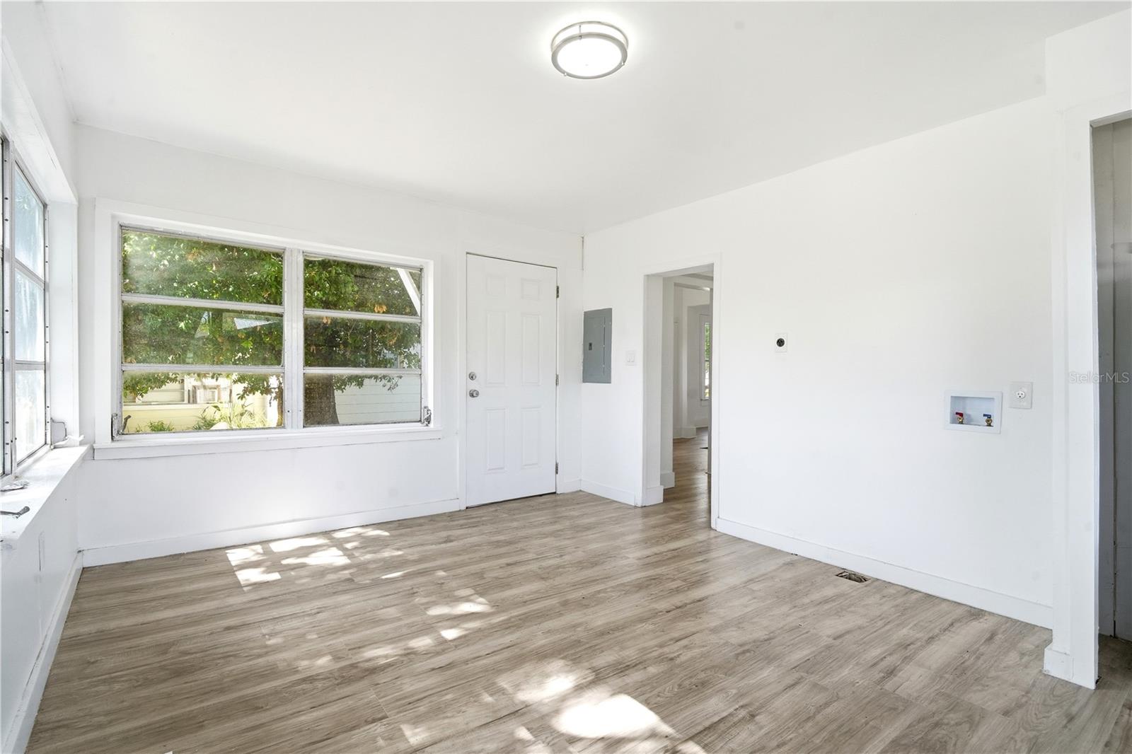 515 New York Ave Property Photo 24
