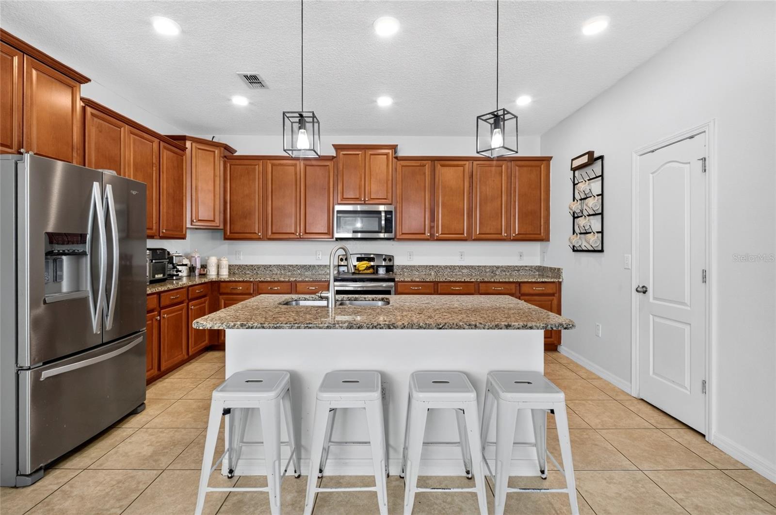 4841 Havilland Dr Property Photo 6