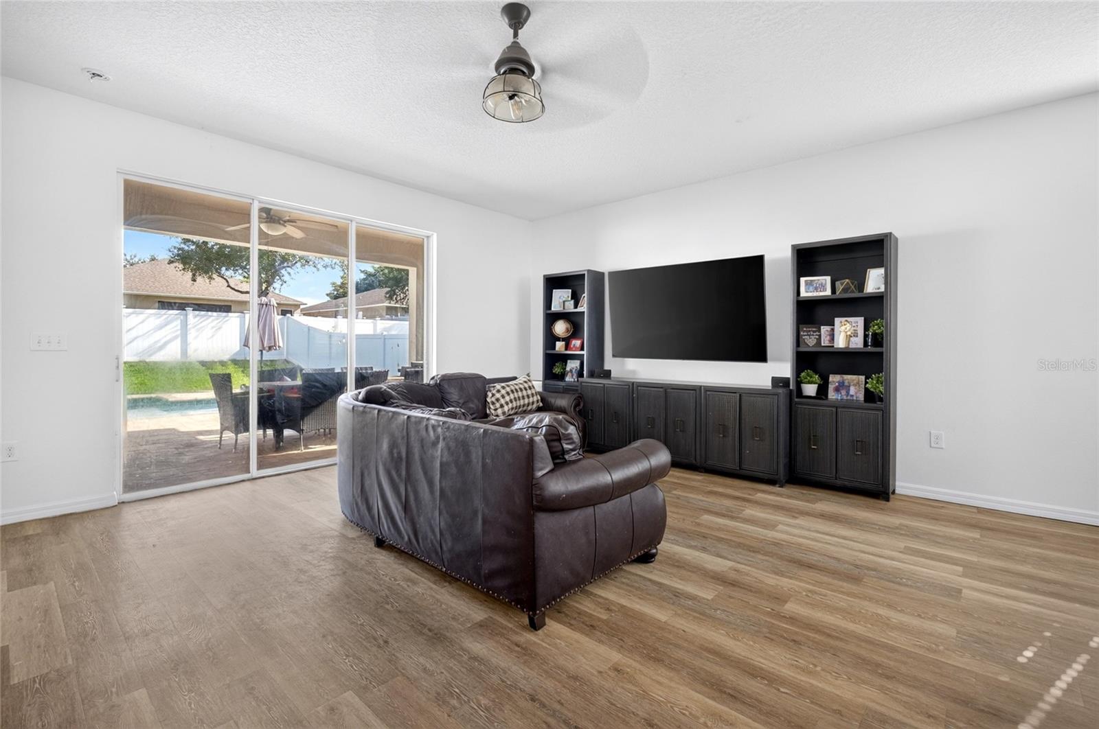 4841 Havilland Dr Property Photo 12