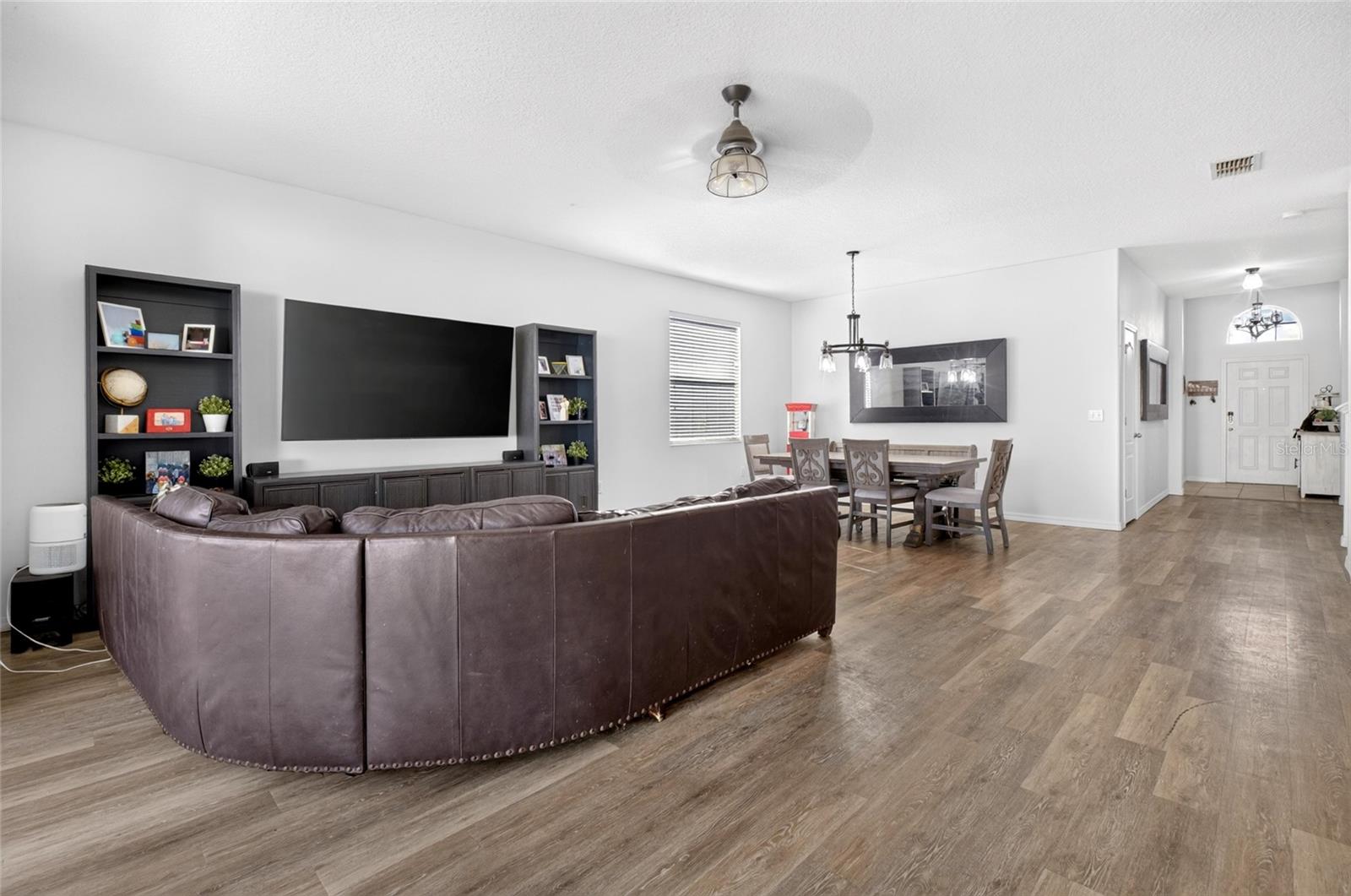 4841 Havilland Dr Property Photo 13