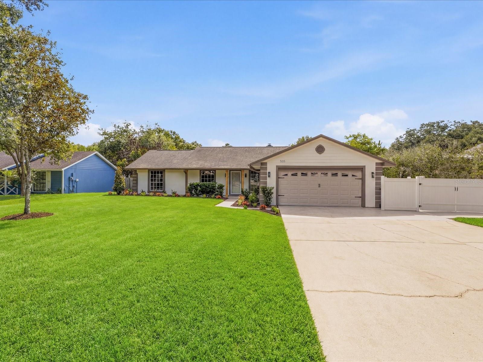 505 Lake Charm Dr Property Photo 1
