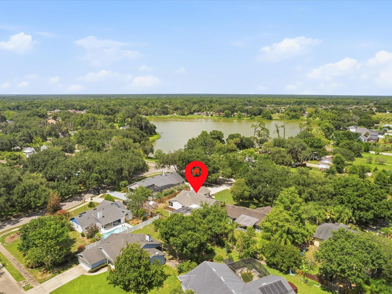 505 Lake Charm Dr Property Photo 6