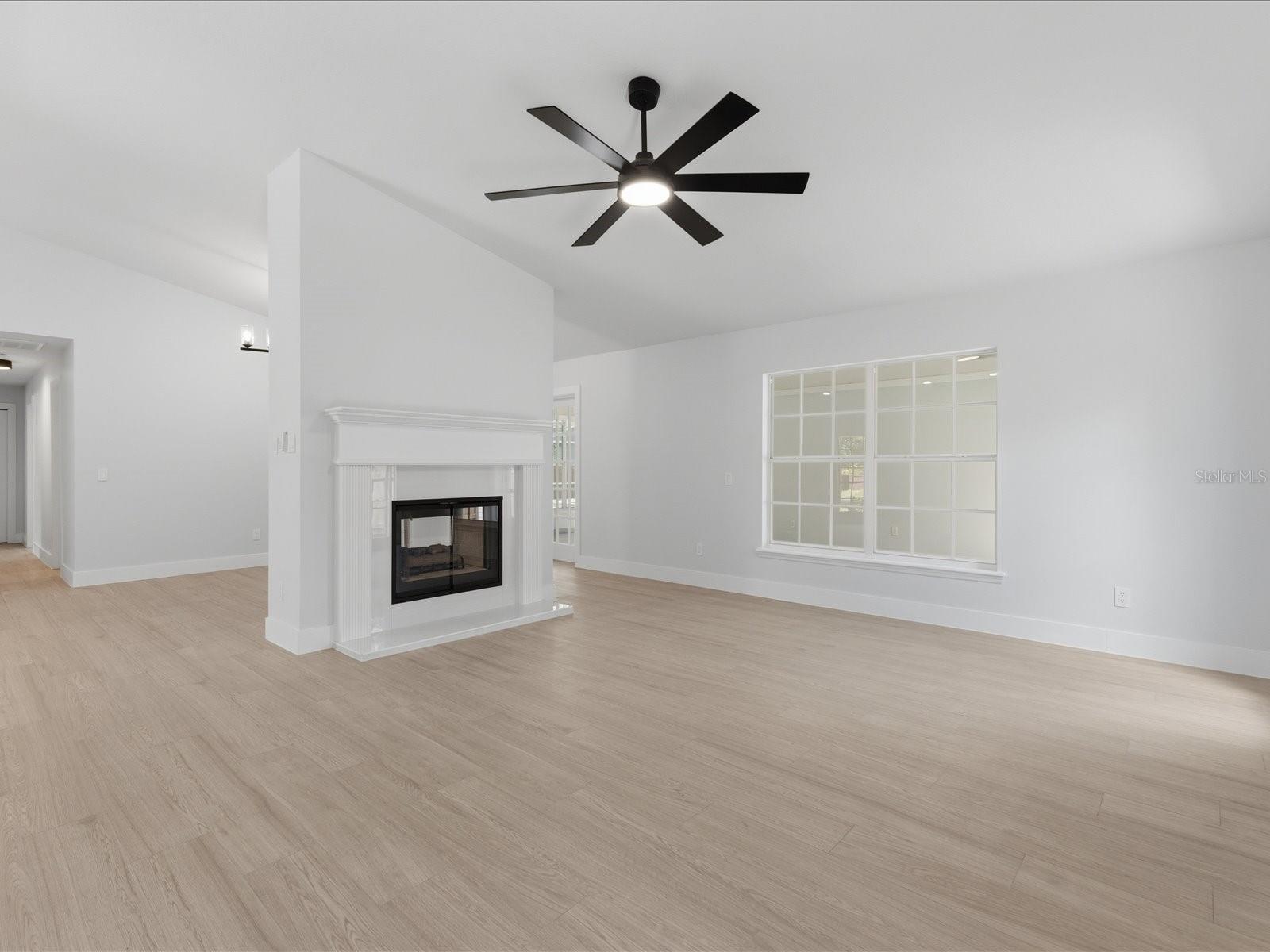 505 Lake Charm Dr Property Photo 12