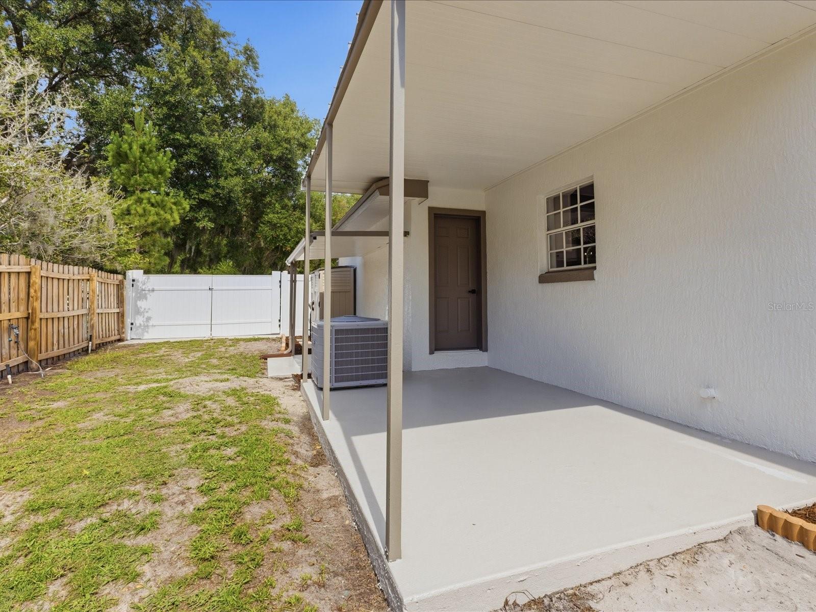 505 Lake Charm Dr Property Photo 48