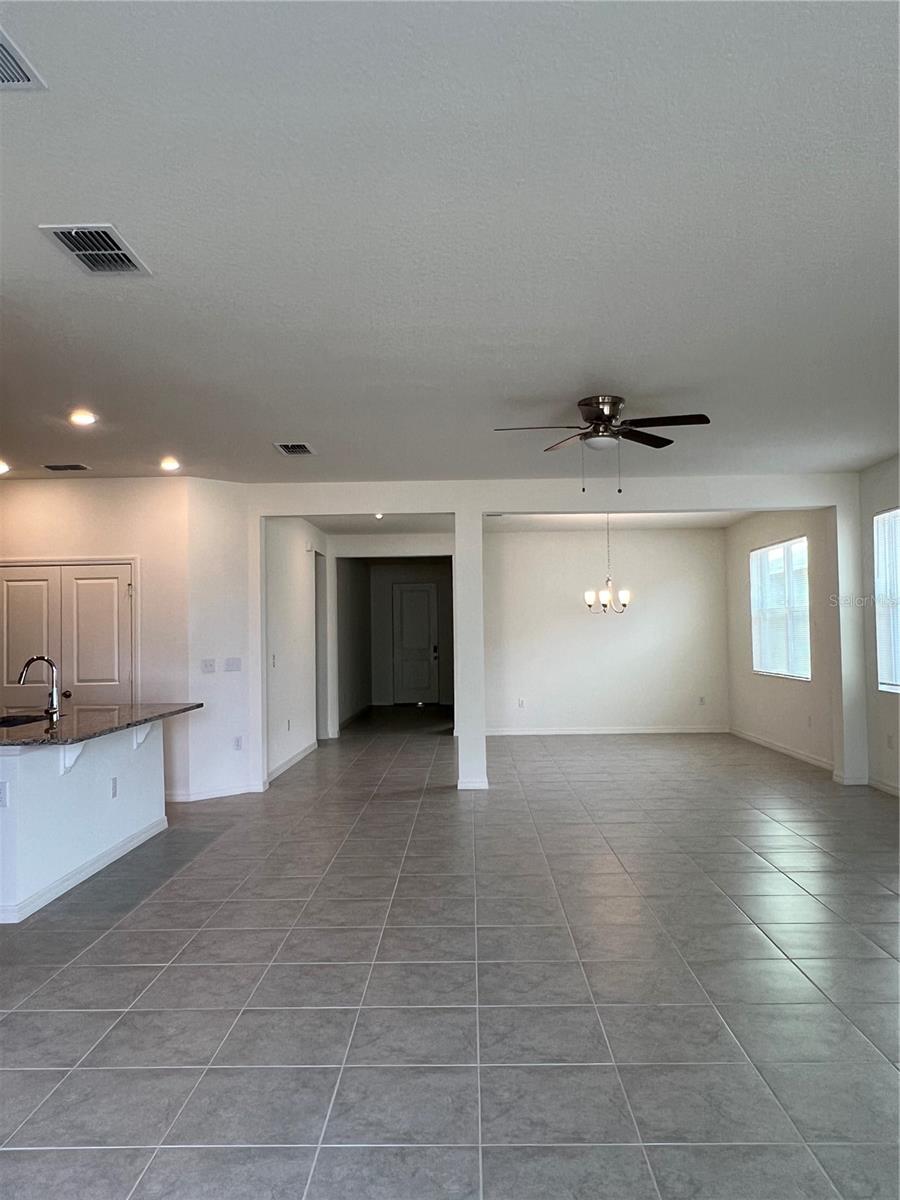 9023 Hooton Way Property Photo 6