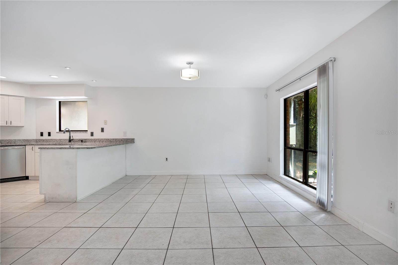 2577 Derbyshire Cir Property Photo 12