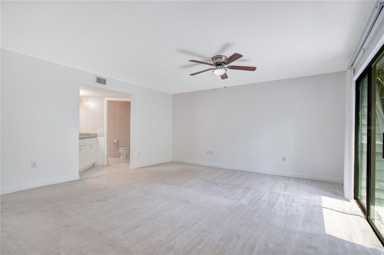 2577 Derbyshire Cir Property Photo 22