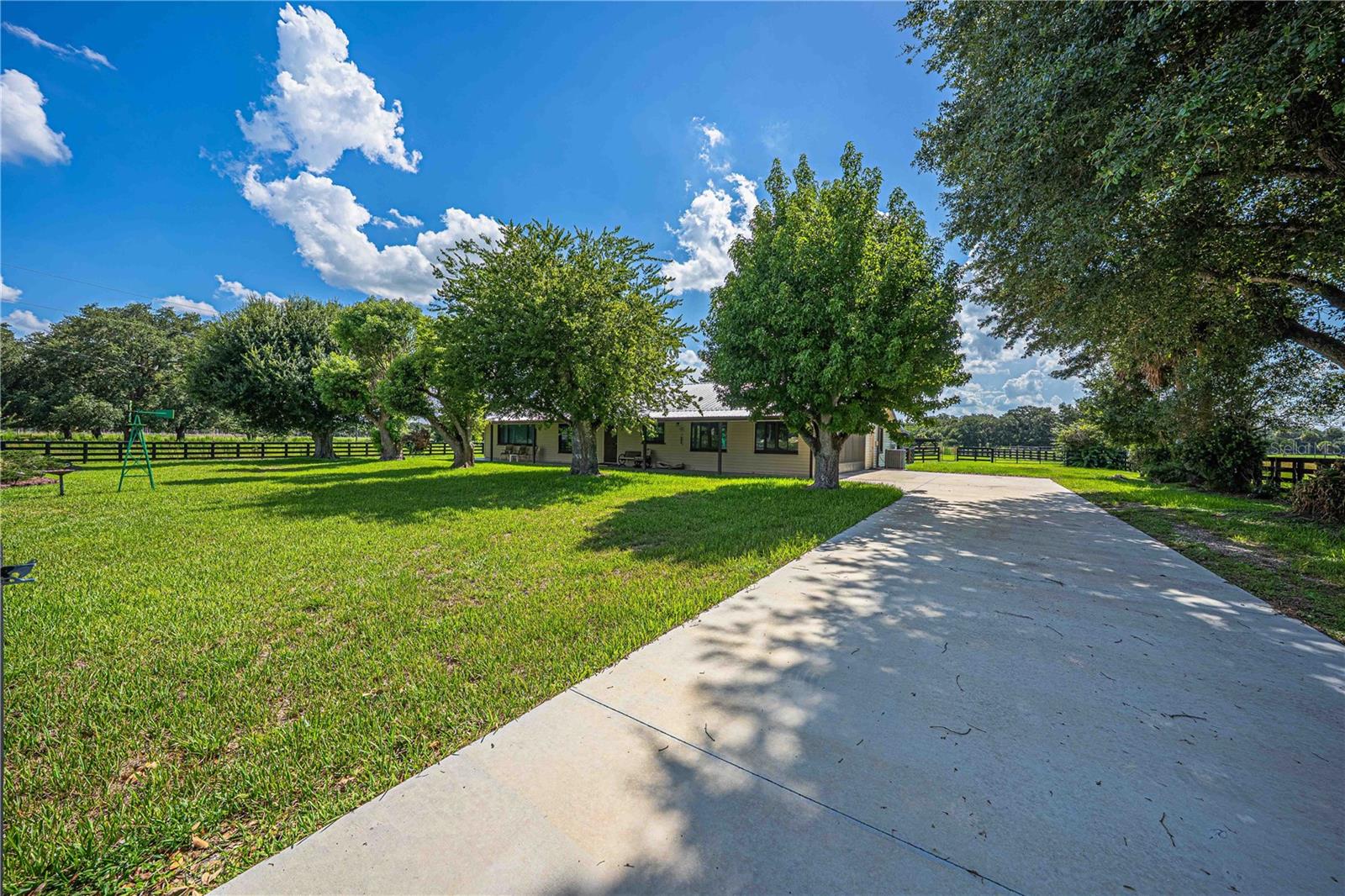 15111 Nw 34th Ter Property Photo 3