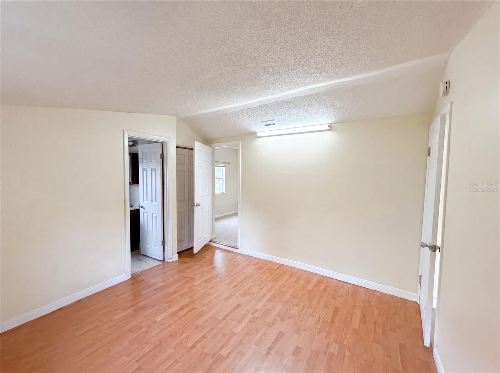 722 Virginia Ln Property Photo 4