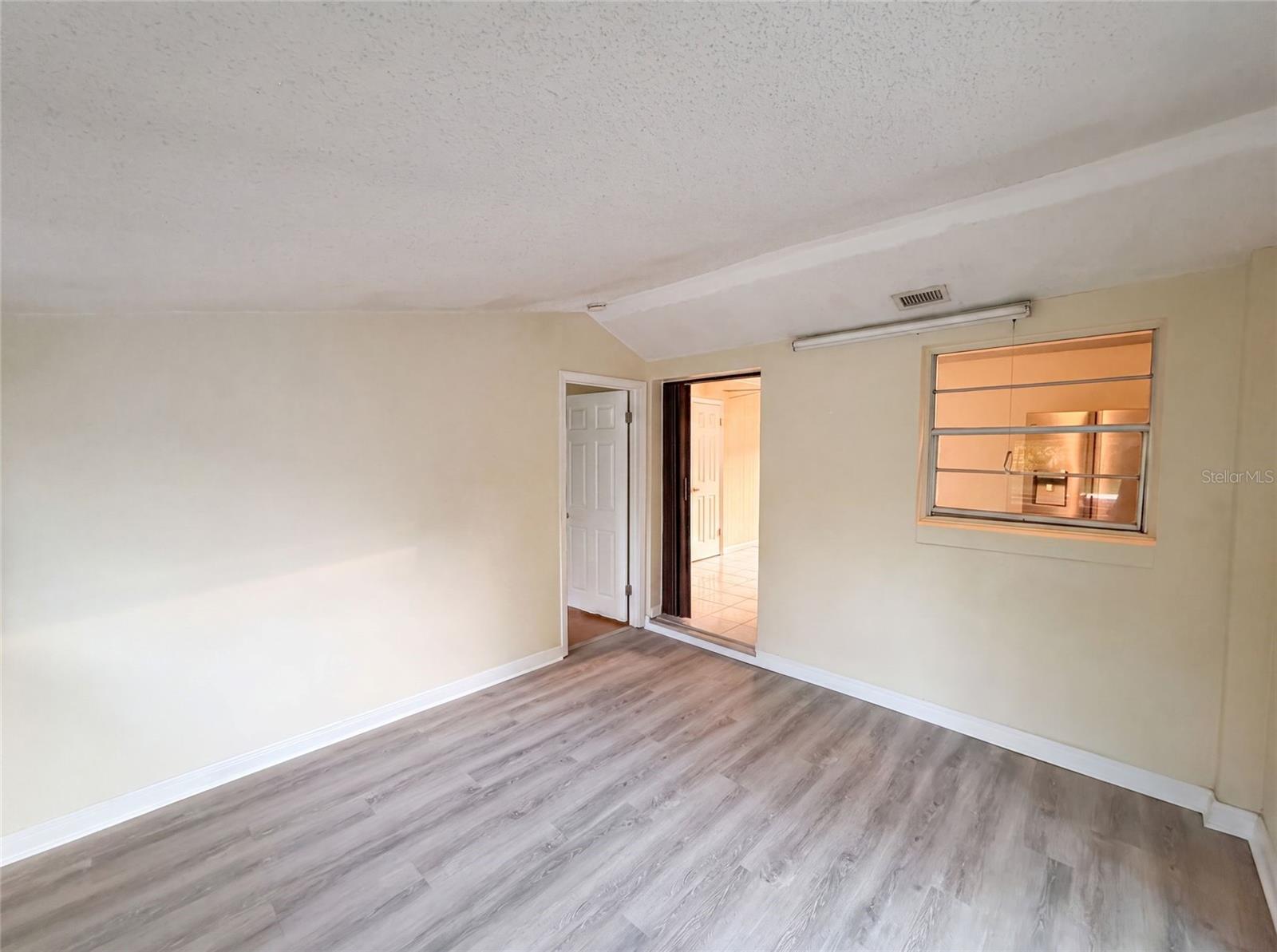 722 Virginia Ln Property Photo 8
