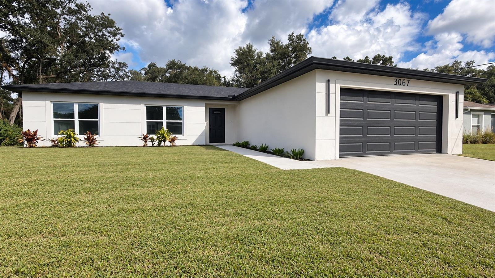 3067 QUARTER ST Property Photo 1