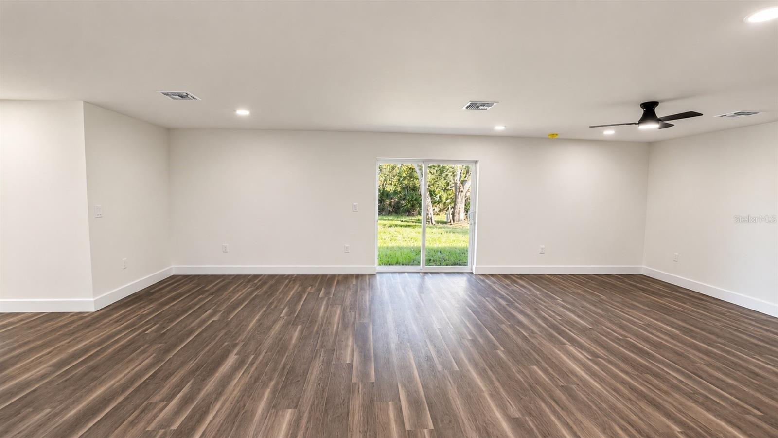 3067 Quarter St Property Photo 11