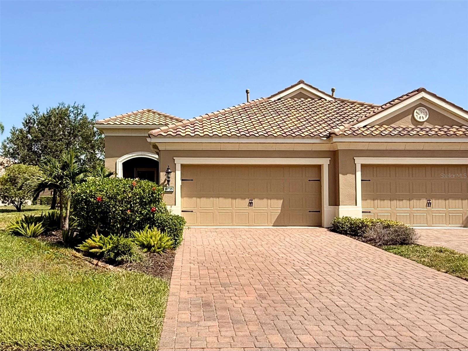 10735 TROPHY DR