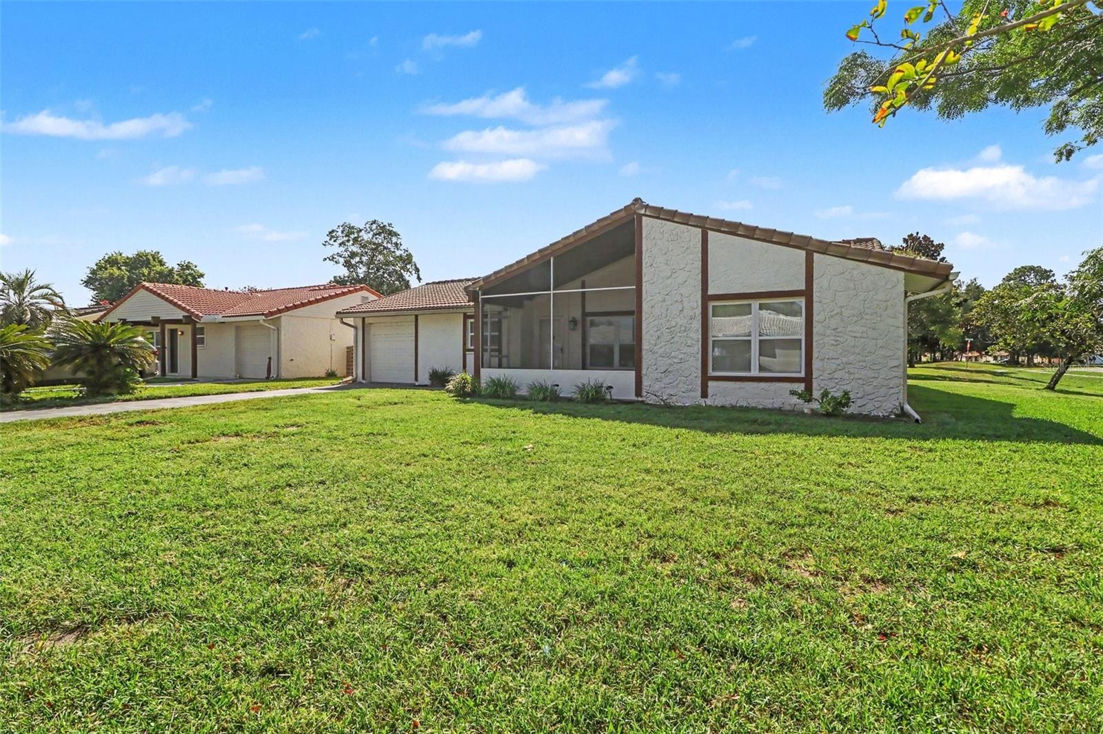 10157 Bluff Ct Property Photo 2