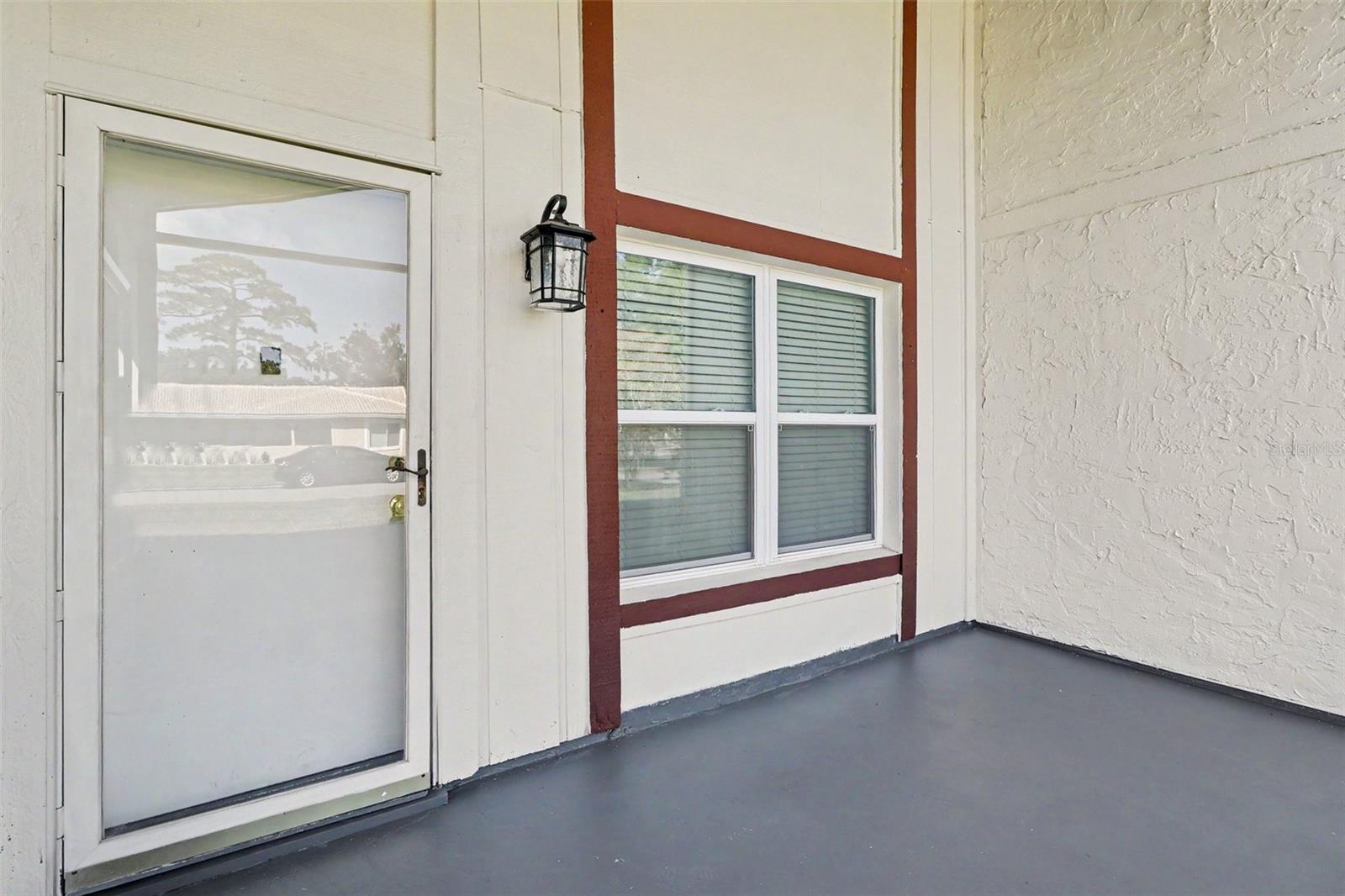 10157 Bluff Ct Property Photo 4