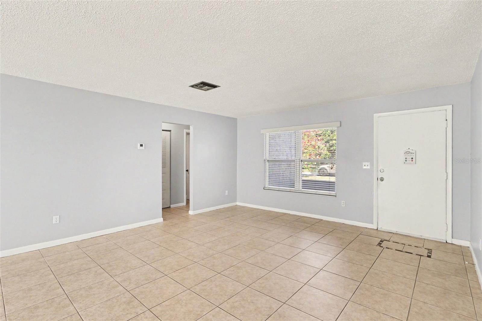 10157 Bluff Ct Property Photo 5