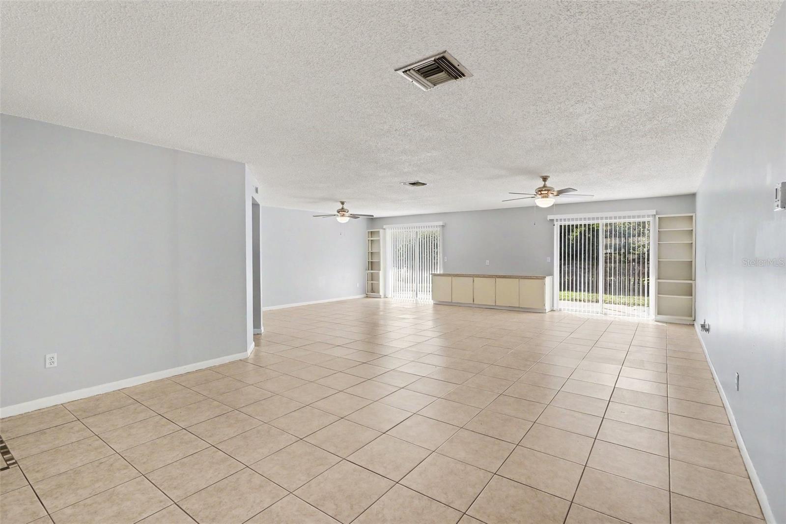 10157 Bluff Ct Property Photo 6
