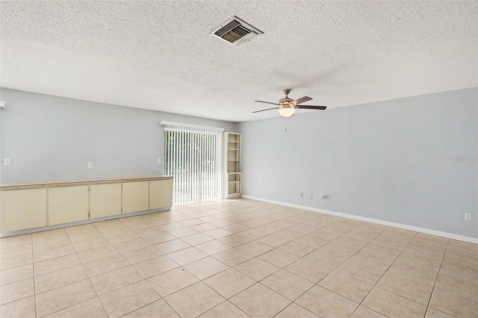 10157 Bluff Ct Property Photo 7