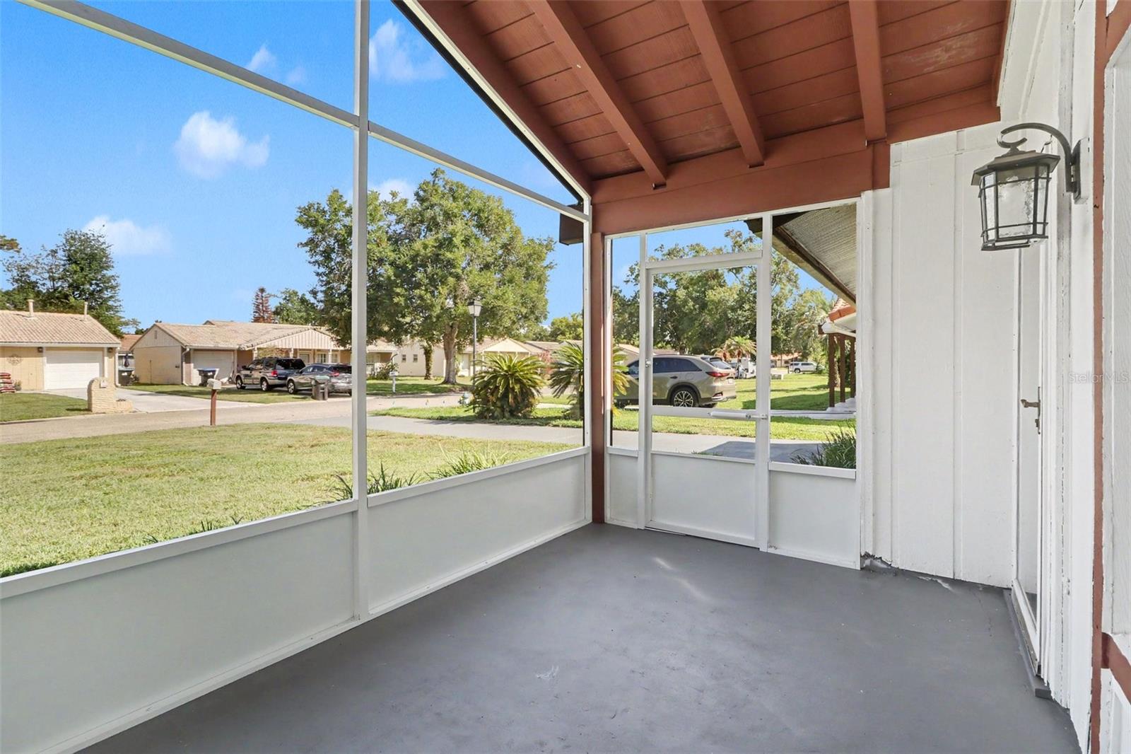 10157 Bluff Ct Property Photo 23