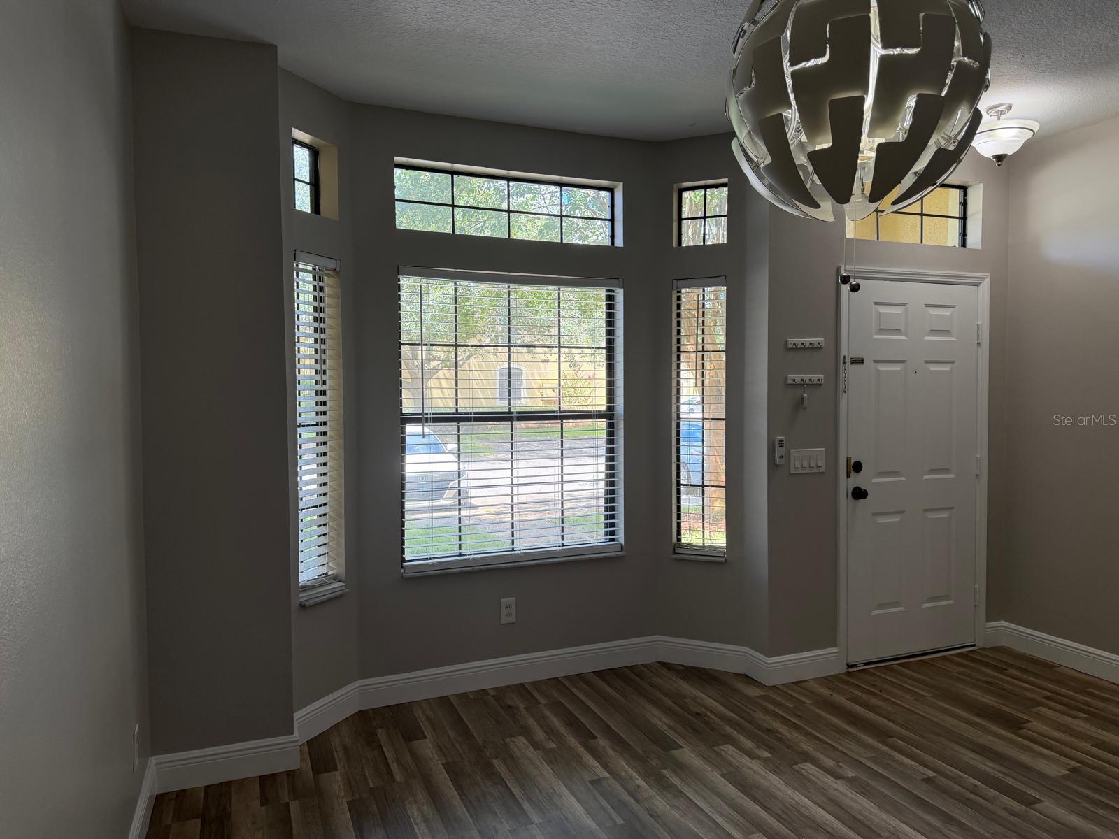 6037 Scotchwood Gln #8 Property Photo 2