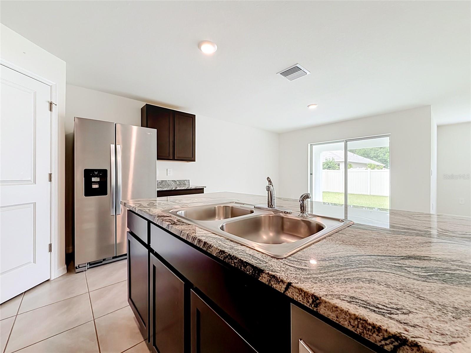 6698 Se 3rd Loop Property Photo 5