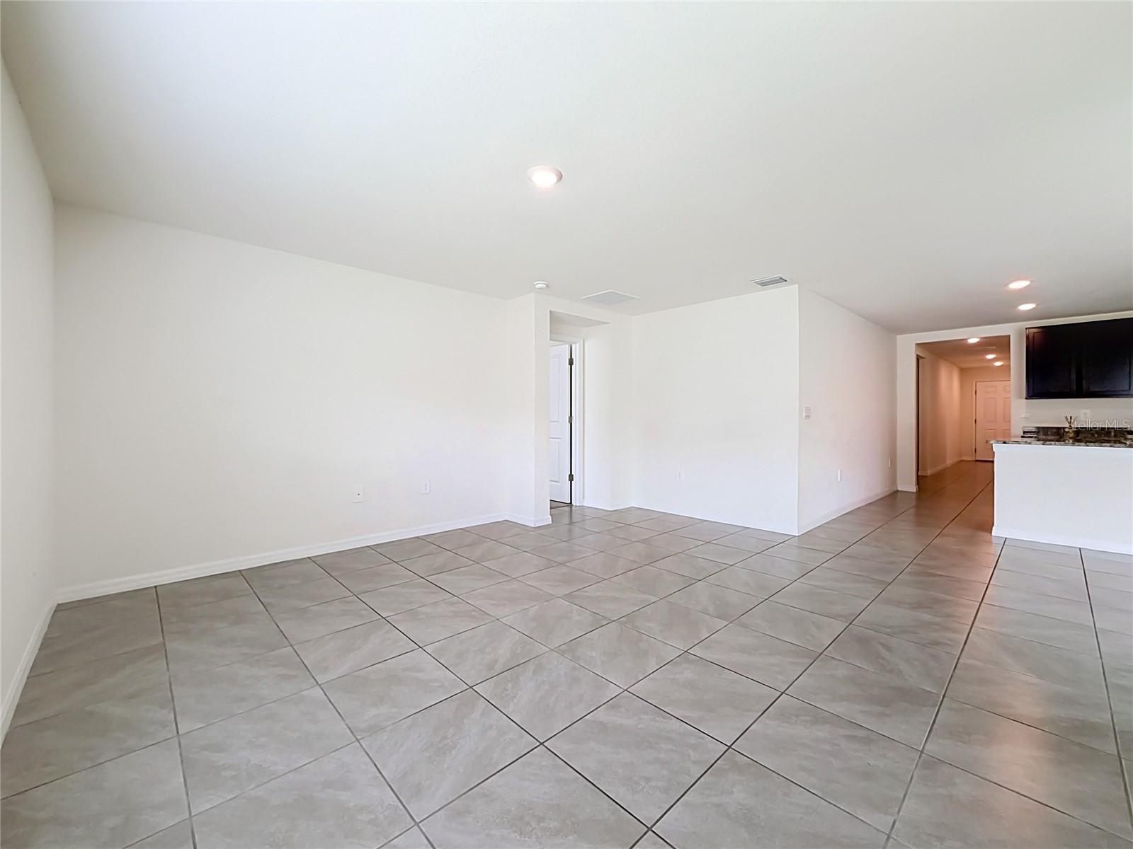 6698 Se 3rd Loop Property Photo 10
