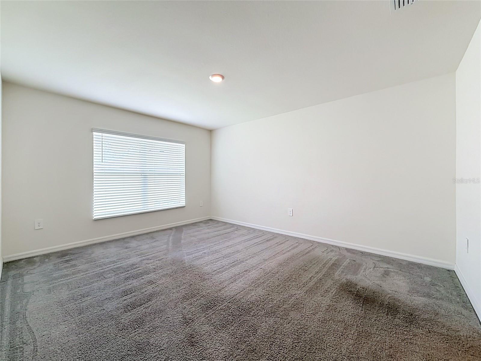 6698 Se 3rd Loop Property Photo 14