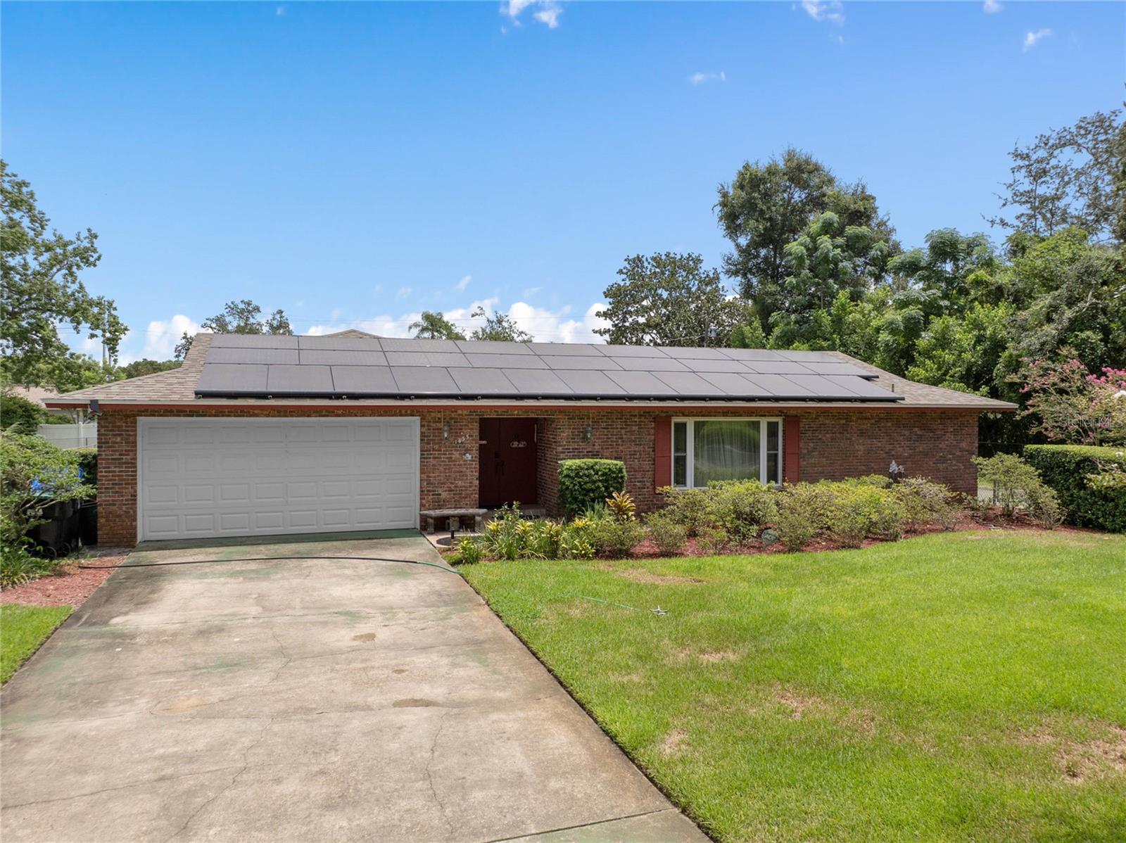 1435 Paula Dr Property Photo 1
