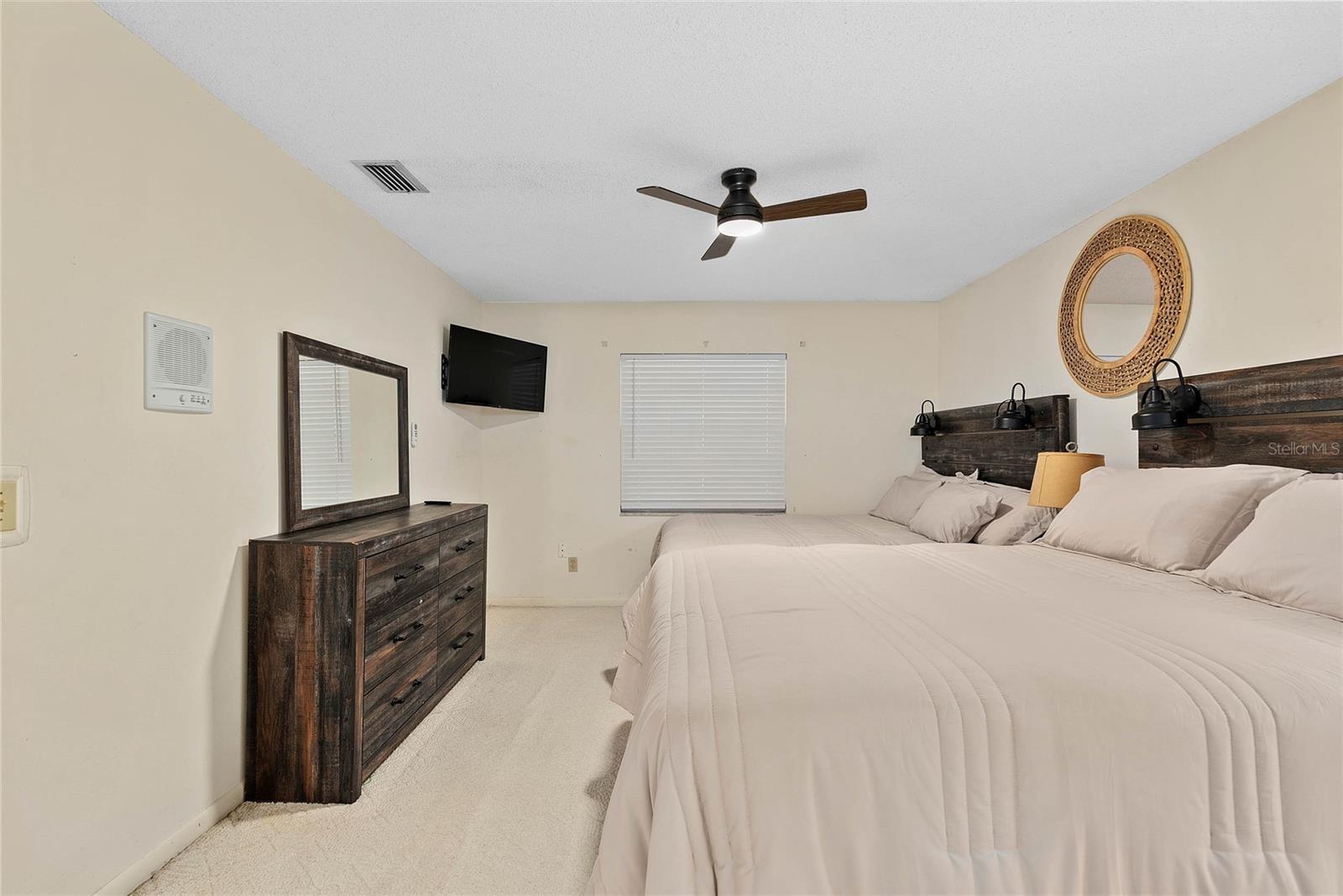 1435 Paula Dr Property Photo 11