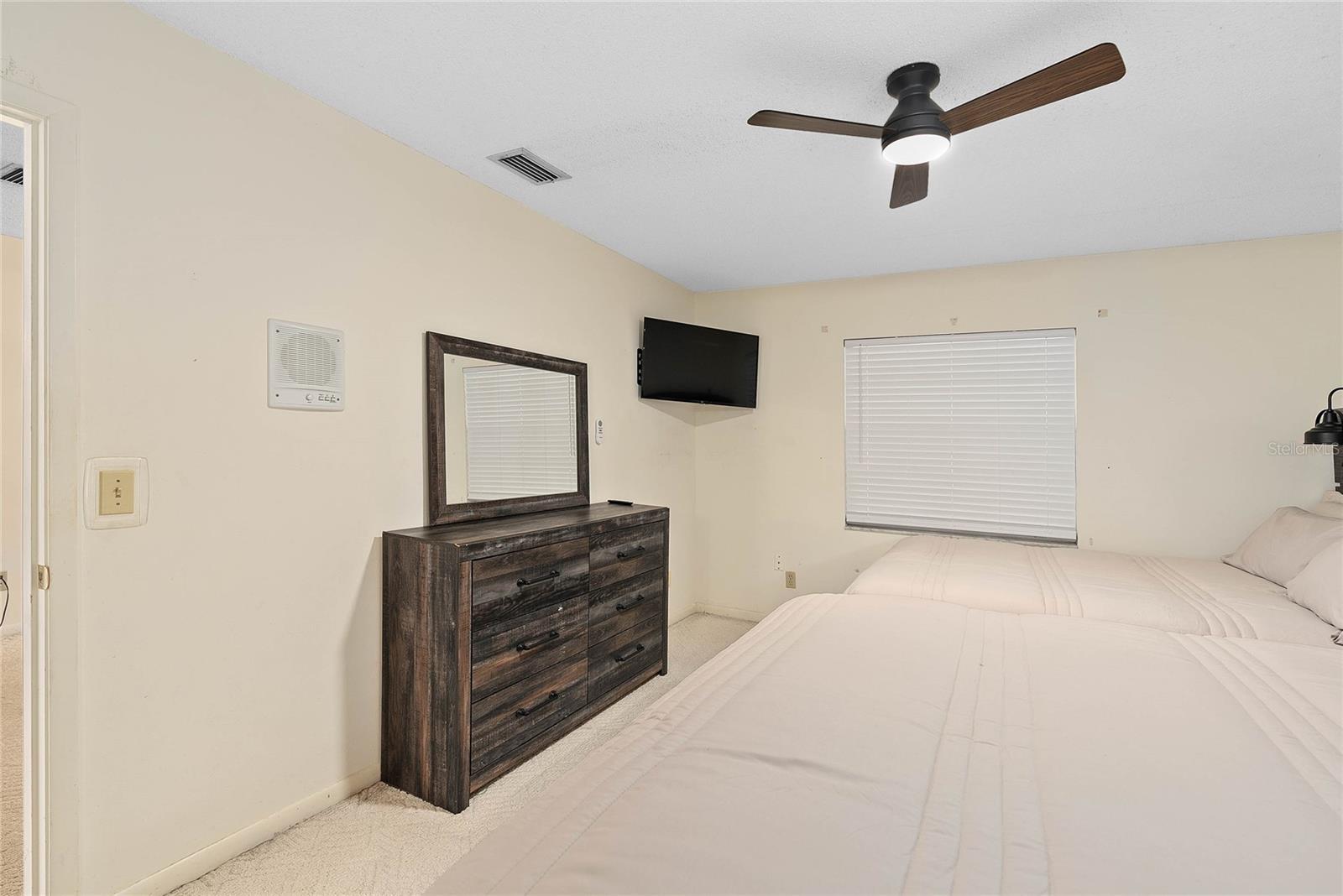 1435 Paula Dr Property Photo 12