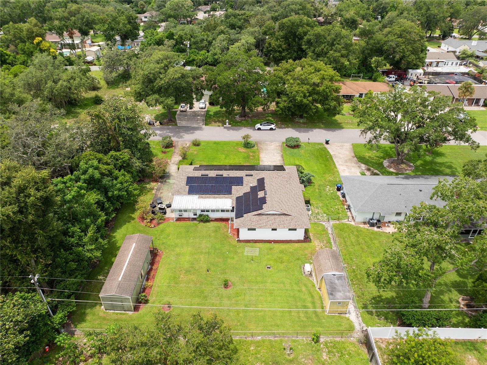 1435 Paula Dr Property Photo 16