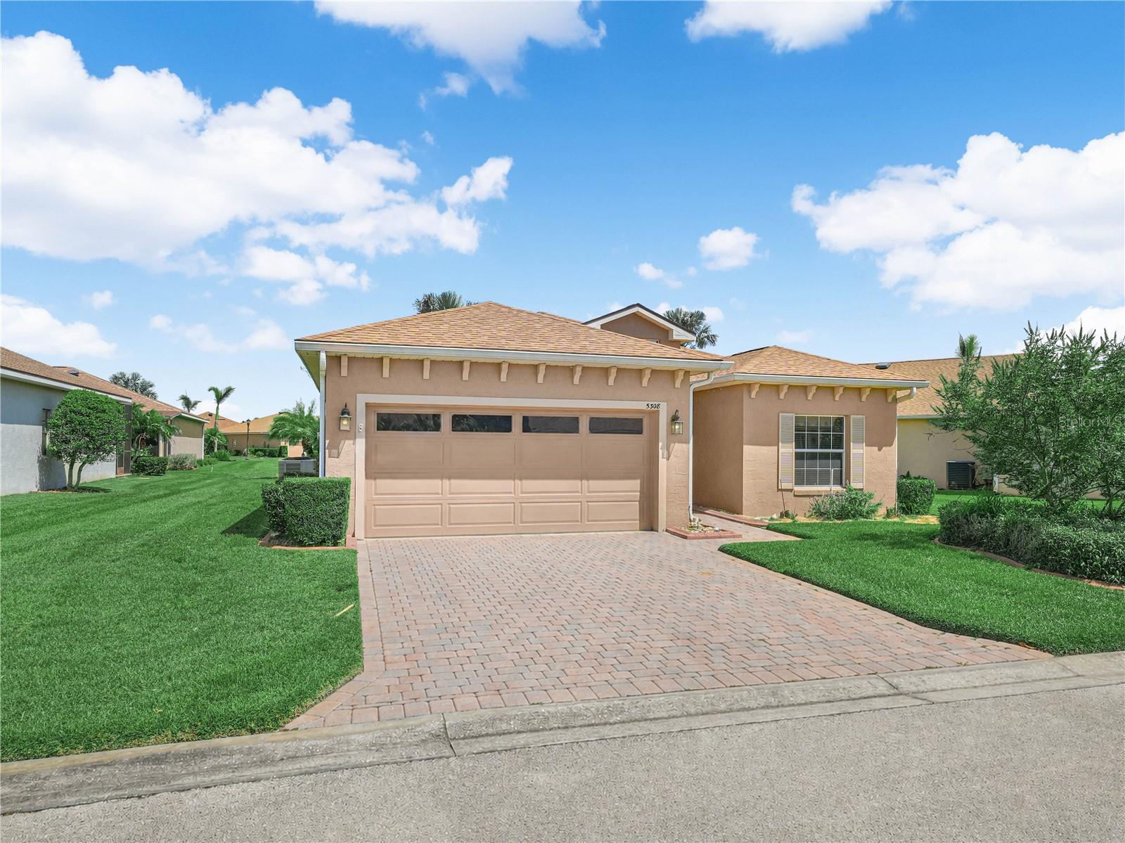 5308 GREEN DR Property Photo 1