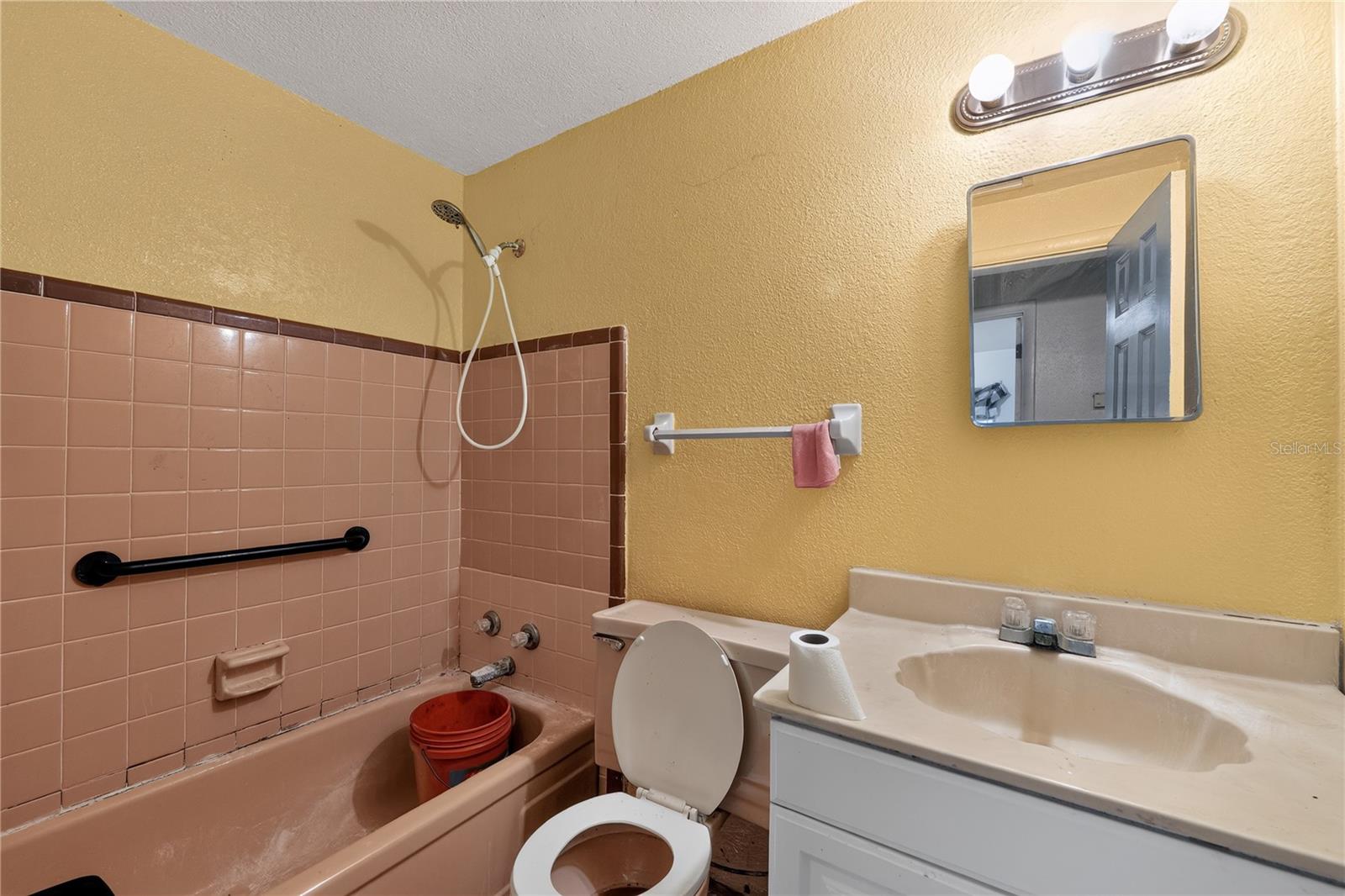 4315 E County Road 540a Property Photo 5